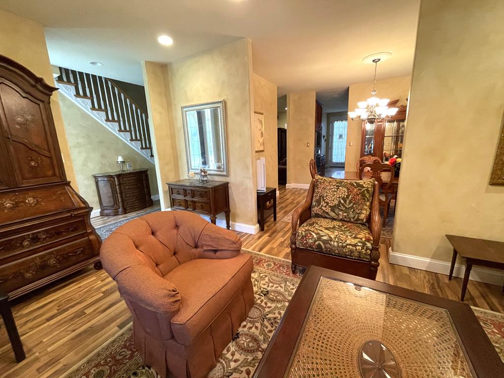 733 Sunset Blvd | Photo 17