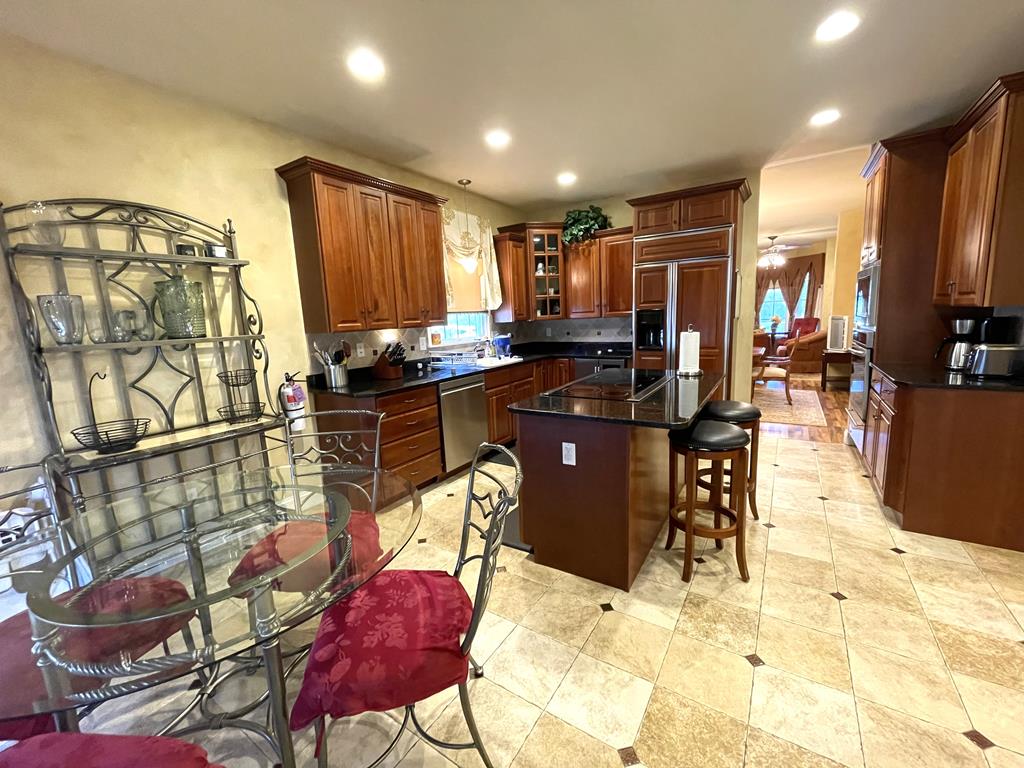 733 Sunset Blvd | Photo 22