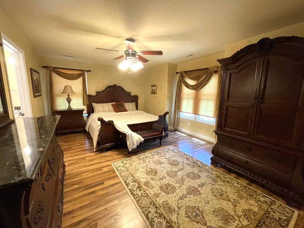 733 Sunset Blvd | Photo 29