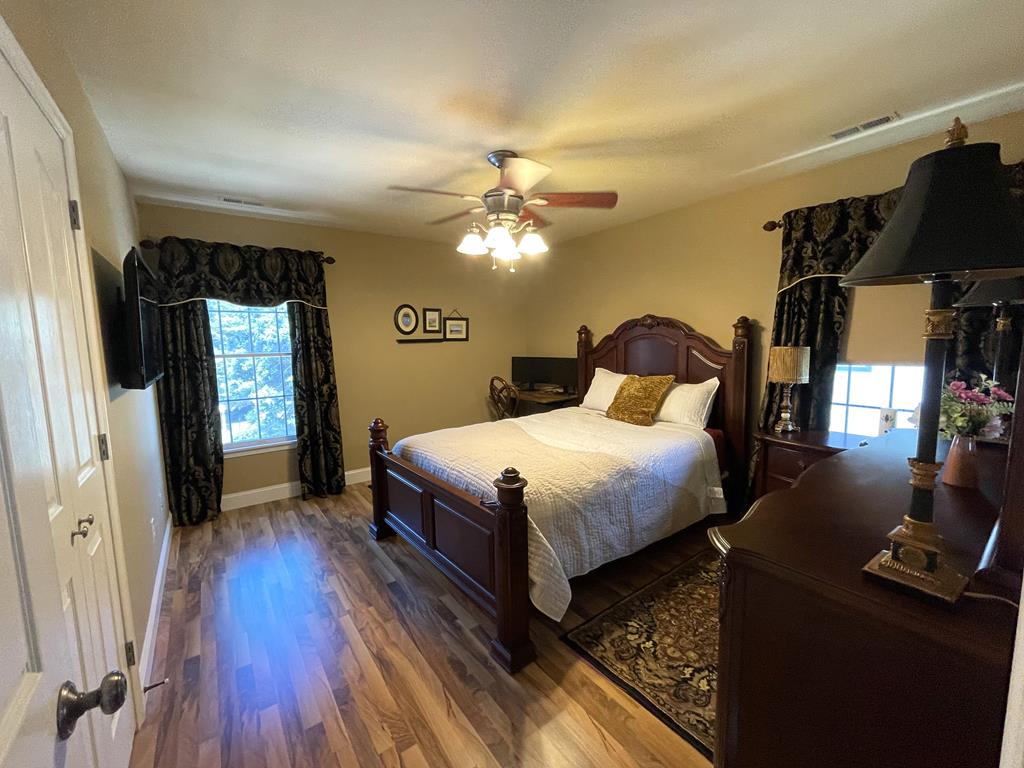 733 Sunset Blvd | Photo 36