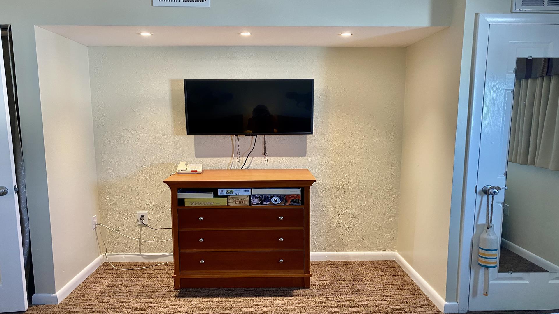 7888 Dune Drive, Avalon (1 Block to Beach)