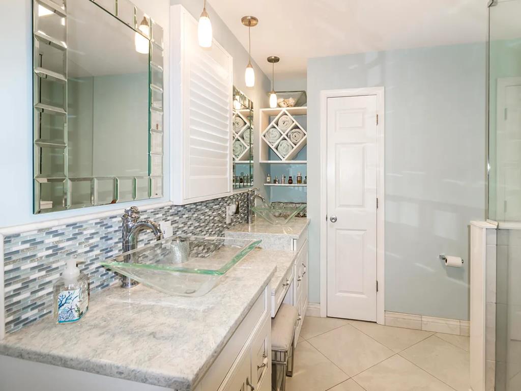 Pet Friendly Home - Fernwood Rd | Photo 12