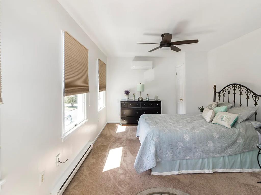 Pet Friendly Home - Fernwood Rd | Photo 14