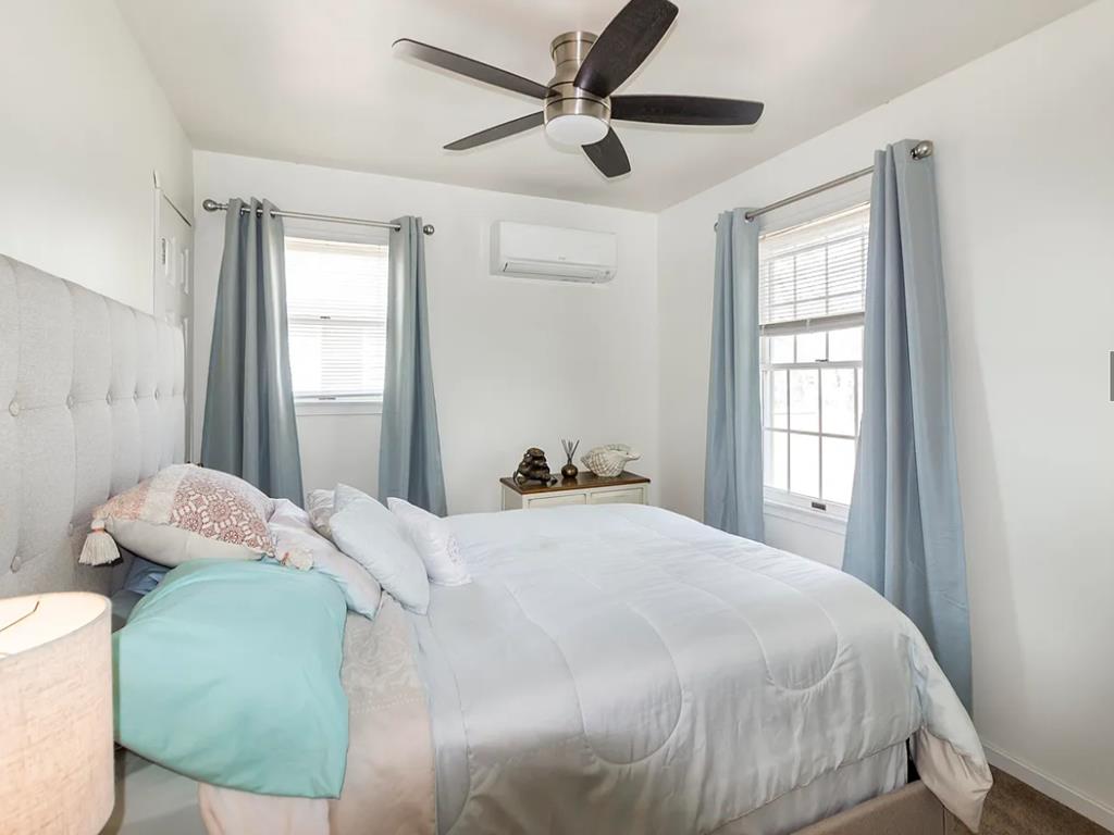 Pet Friendly Home - Fernwood Rd | Photo 18