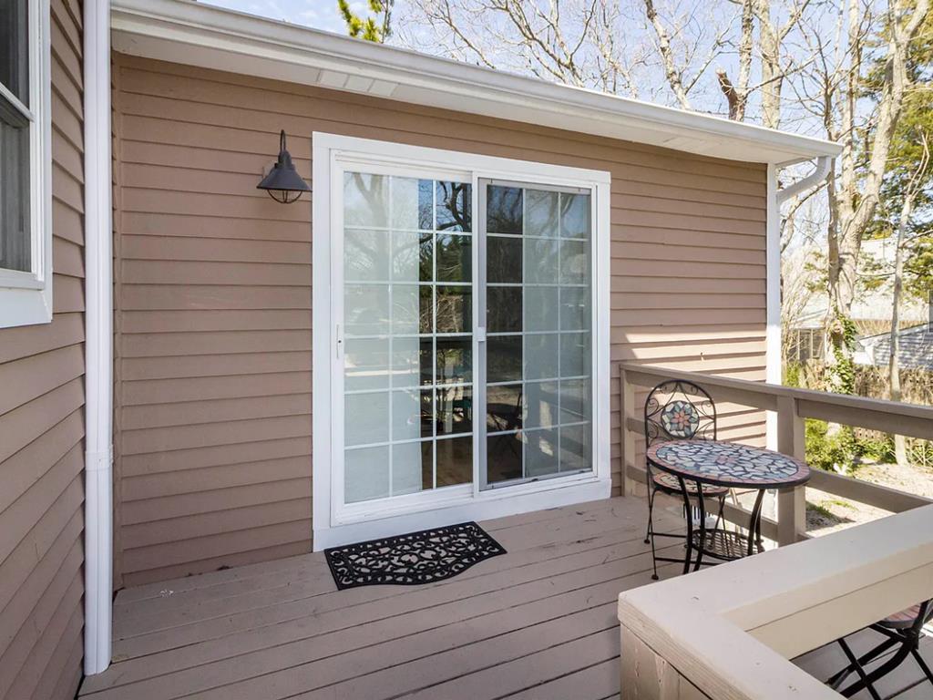 Pet Friendly Home - Fernwood Rd | Photo 24