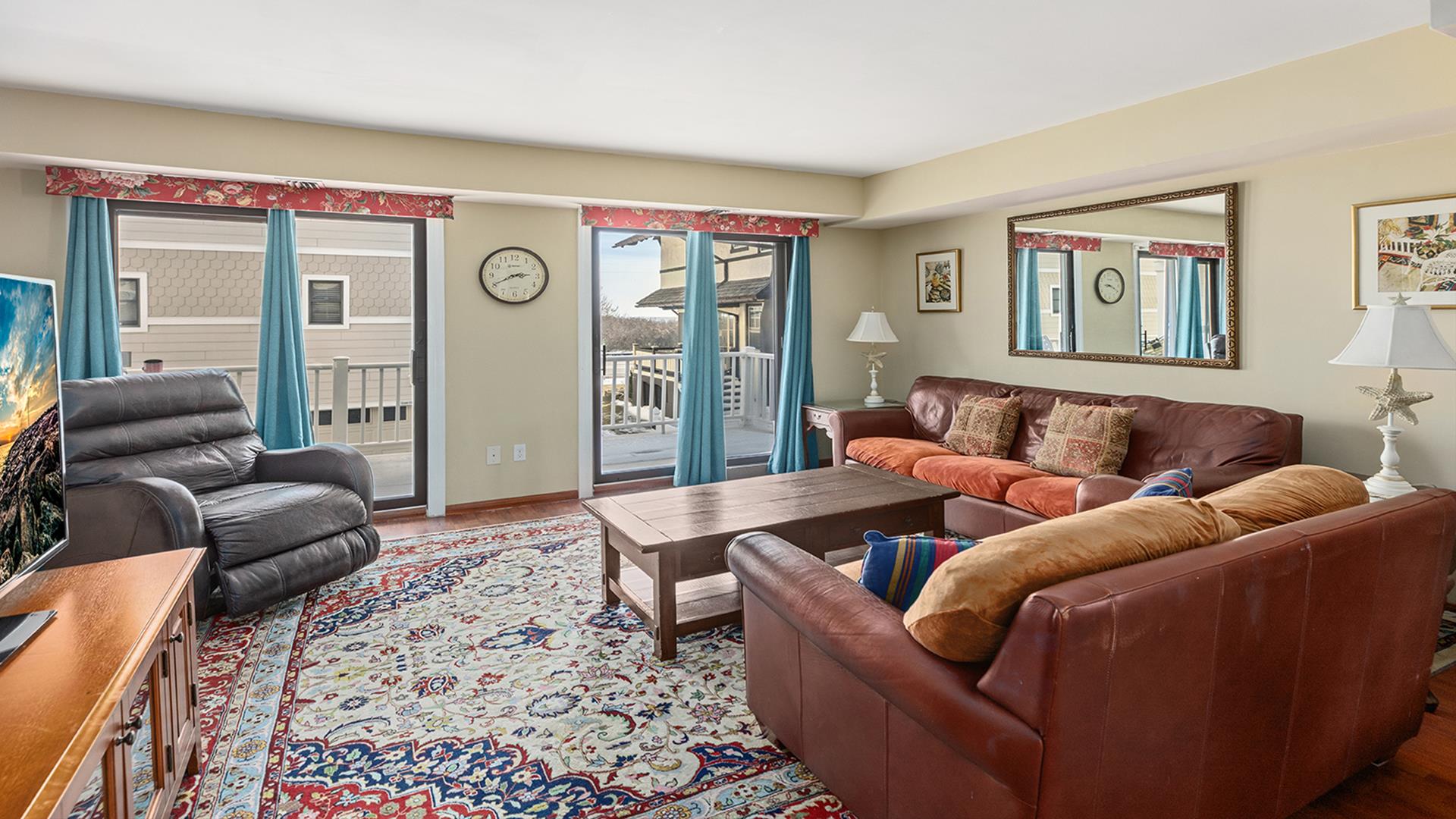 1125 Beach Ave., Unit E