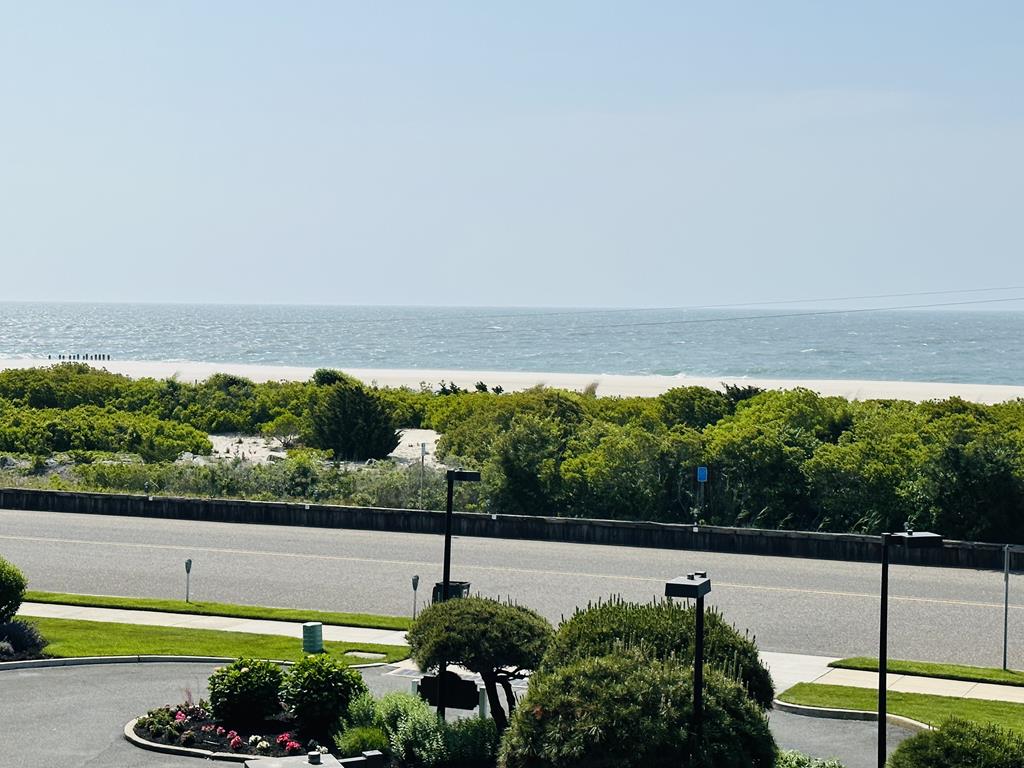 Beach Front Beauty - 4 Bedrooms! | Photo 3