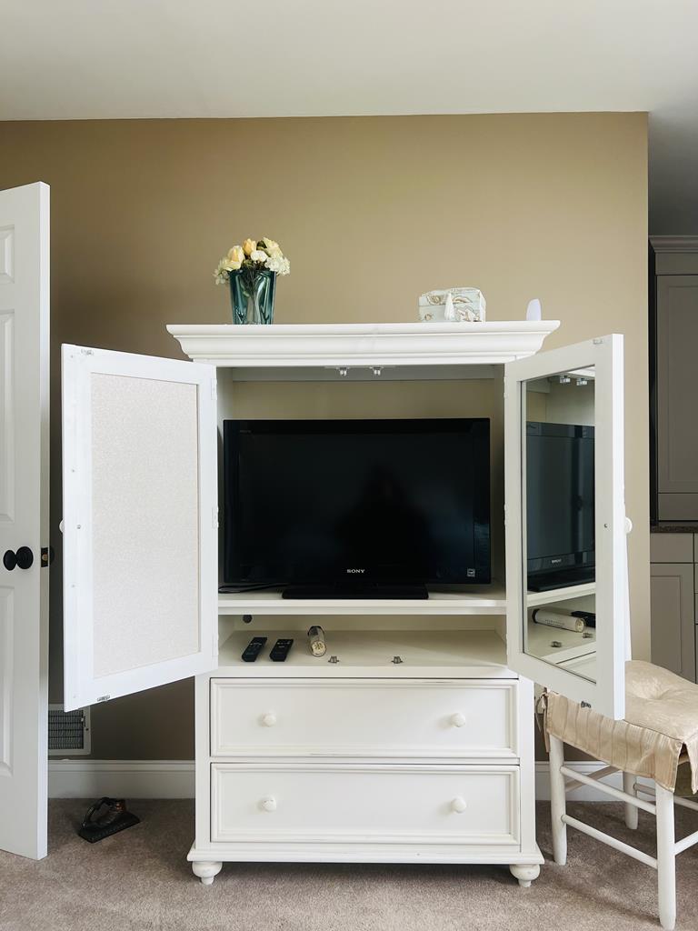 Beach Front Beauty - 4 Bedrooms! | Photo 14