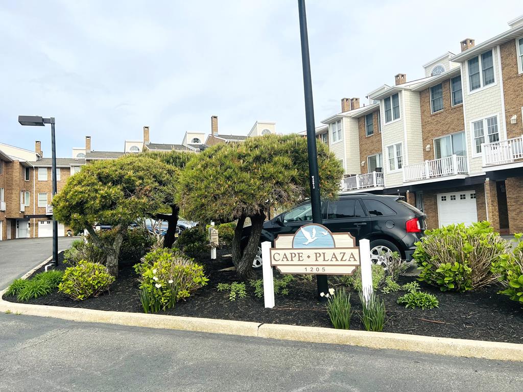 Beach Front Beauty - 4 Bedrooms! | Photo 35