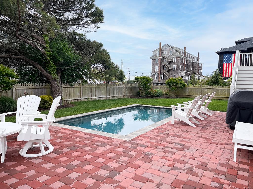 Pool - Center of Town - sleeps 16 ppl | Photo 3