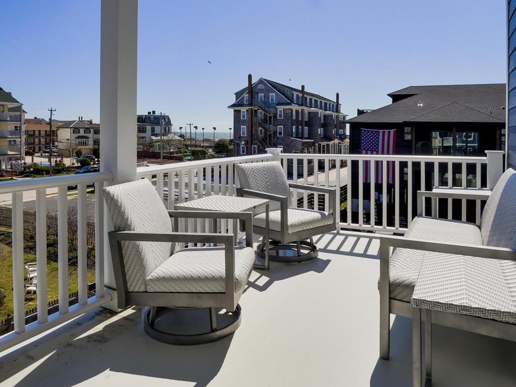 Pool - Center of Town - sleeps 16 ppl | Photo 16