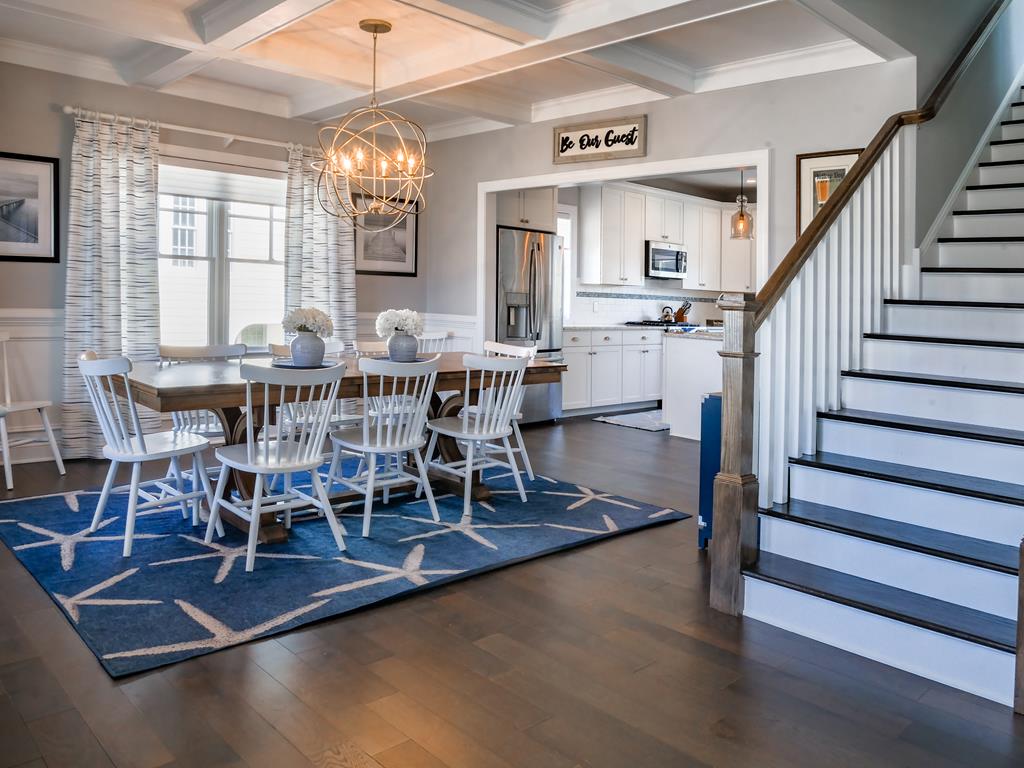 Pool - Center of Town - sleeps 16 ppl | Photo 7