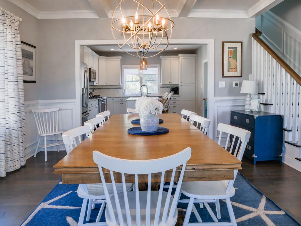 Pool - Center of Town - sleeps 16 ppl | Photo 9