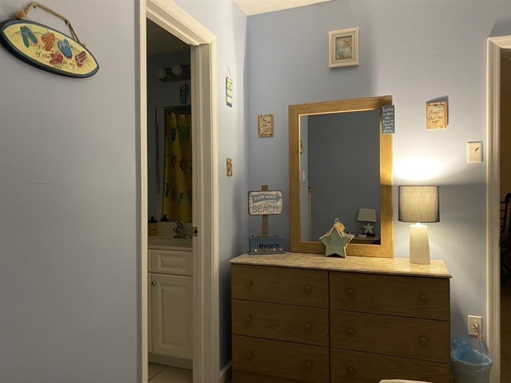 https://realtimerental.com/rrv10/RentalPhotos/1147/1147370.5.jpg