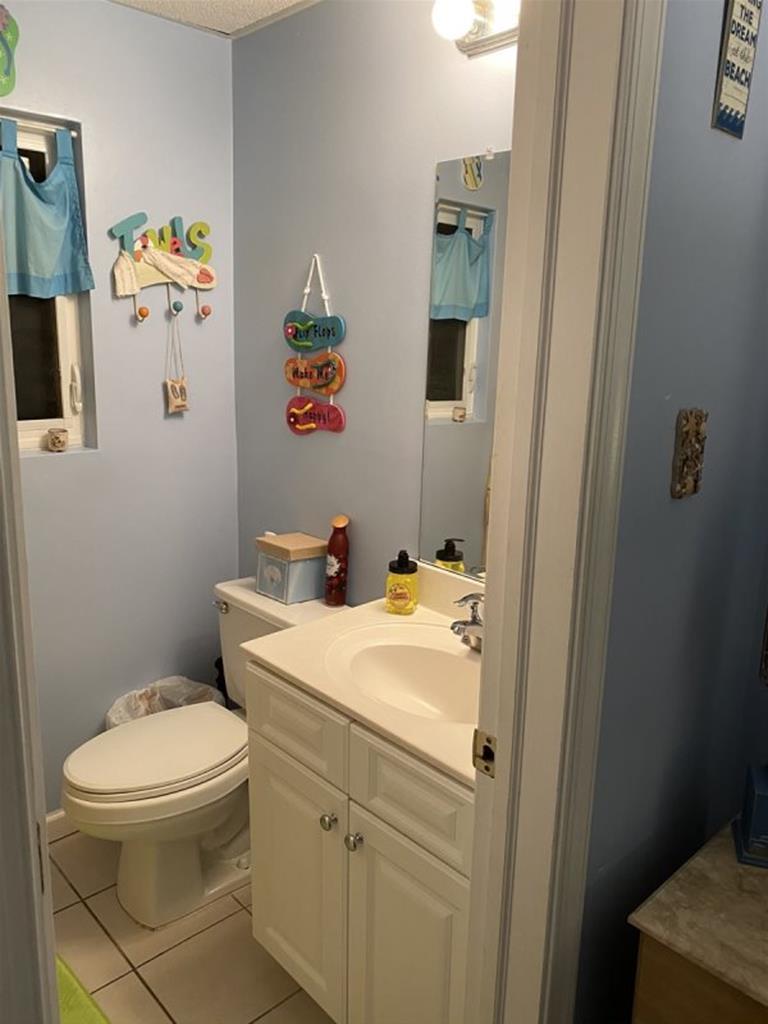 https://realtimerental.com/rrv10/RentalPhotos/1147/1147370.6.jpg