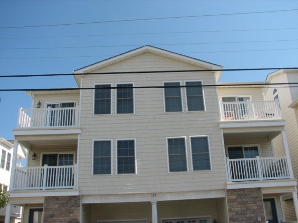 https://realtimerental.com/rrv10/RentalPhotos/1147/1147371.0.jpg
