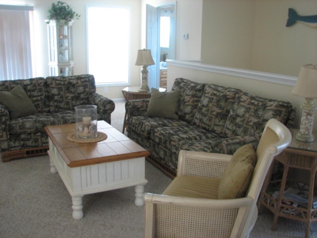 https://realtimerental.com/rrv10/RentalPhotos/1147/1147371.1.jpg