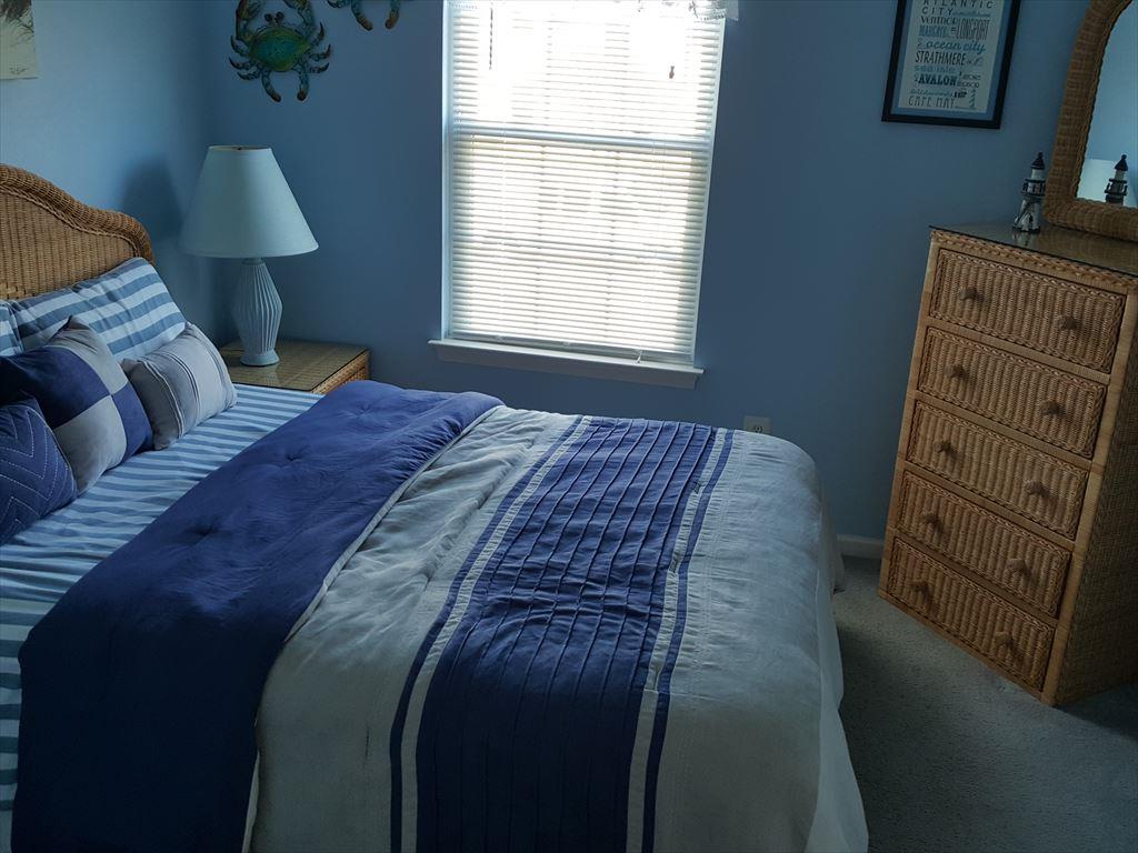 https://realtimerental.com/rrv10/RentalPhotos/1147/1147377.5.jpg