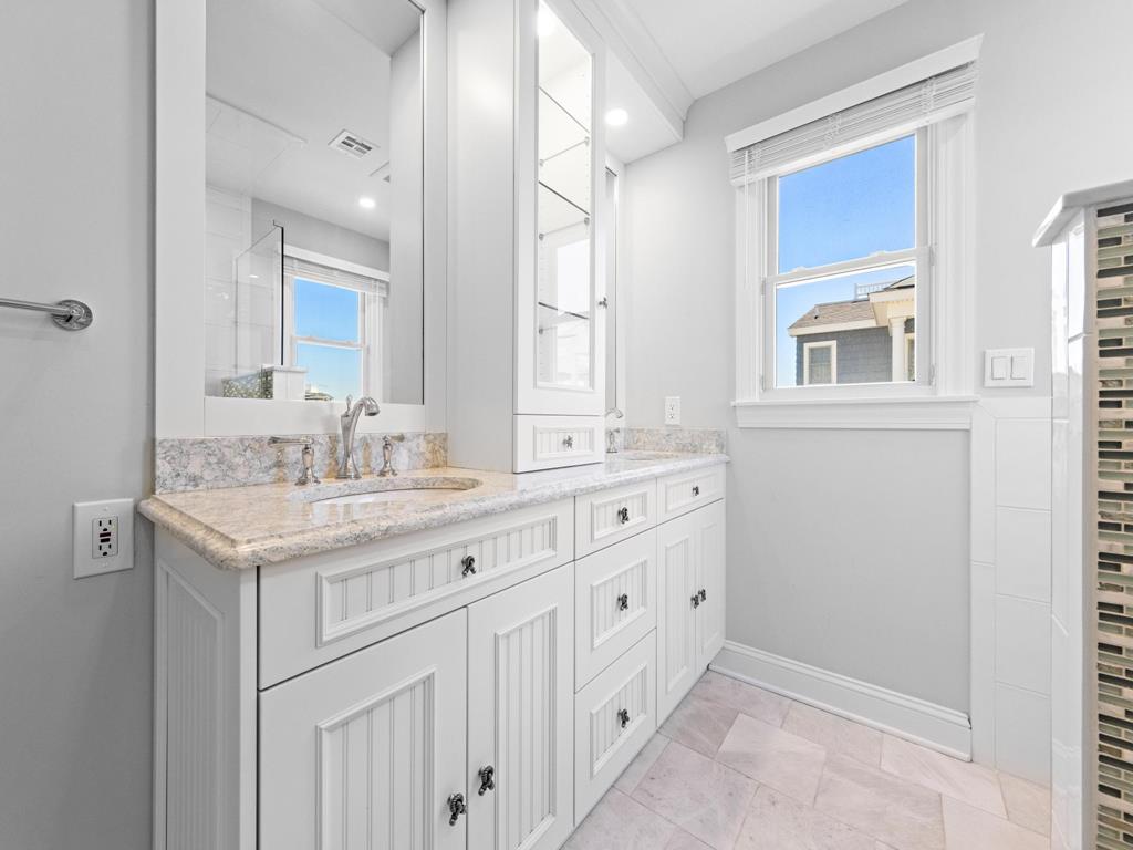 22 E Virginia Avenue, Haven Beach (Ocean Side)