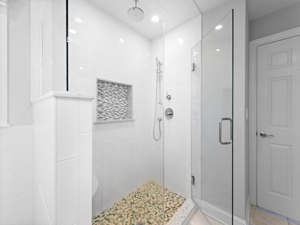 22 E Virginia Avenue, Haven Beach (Ocean Side)