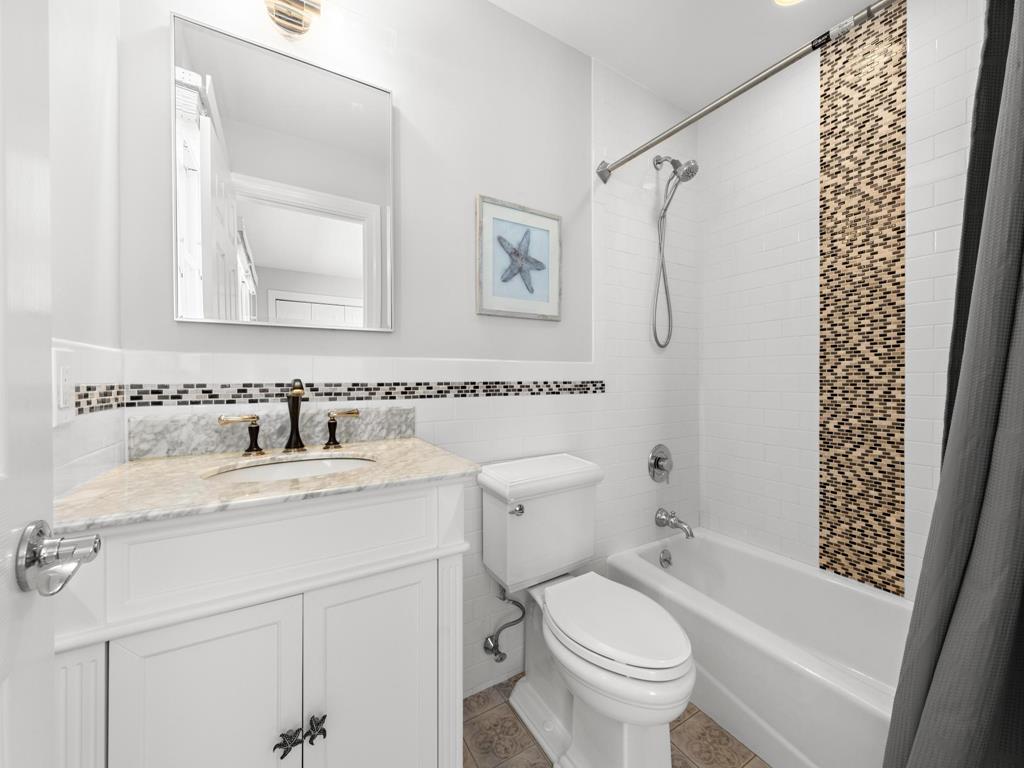 22 E Virginia Avenue, Haven Beach (Ocean Side)