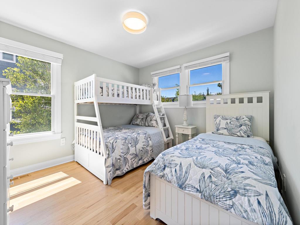 22 E Virginia Avenue, Haven Beach (Ocean Side)