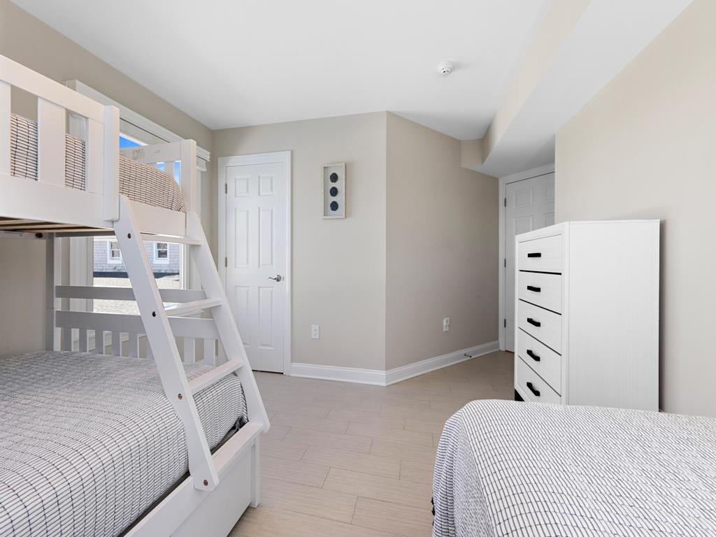 22 E Virginia Avenue, Haven Beach (Ocean Side)