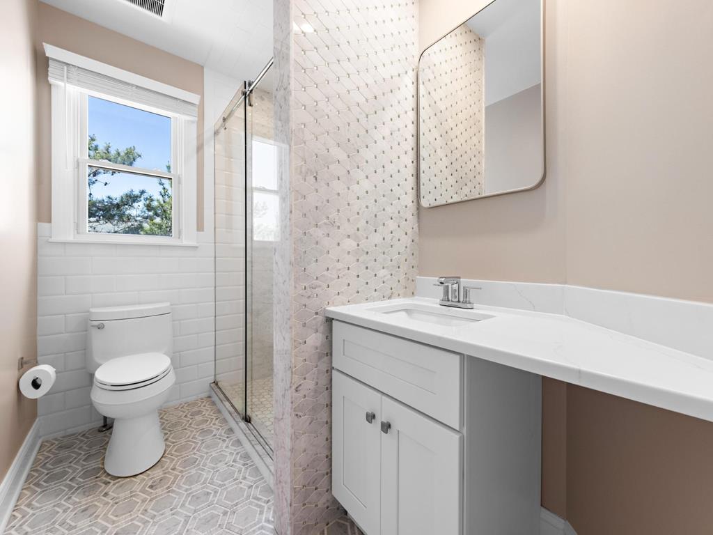 22 E Virginia Avenue, Haven Beach (Ocean Side)