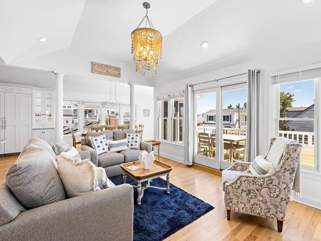 22 E Virginia Avenue, Haven Beach (Ocean Side)