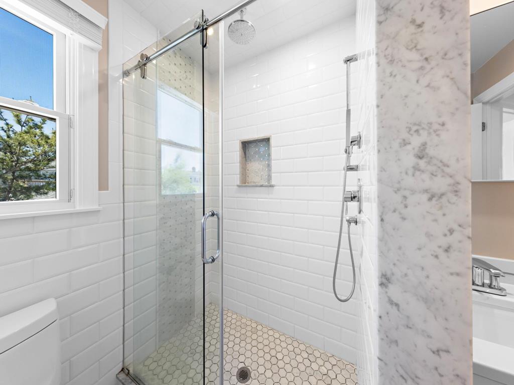 22 E Virginia Avenue, Haven Beach (Ocean Side)