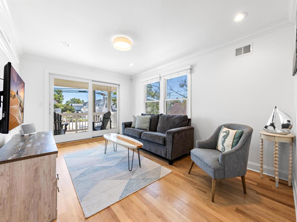 22 E Virginia Avenue, Haven Beach (Ocean Side)