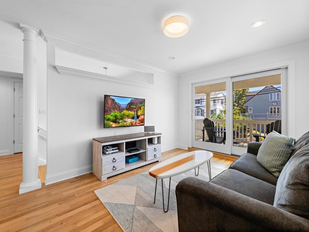 22 E Virginia Avenue, Haven Beach (Ocean Side)