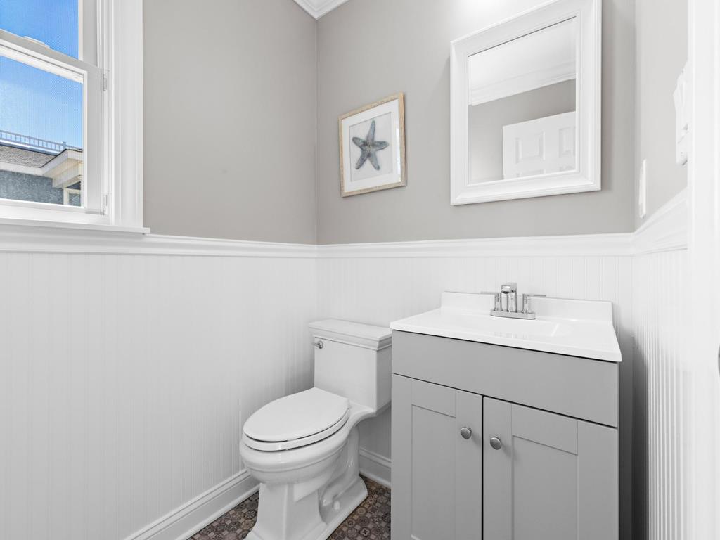 22 E Virginia Avenue, Haven Beach (Ocean Side)