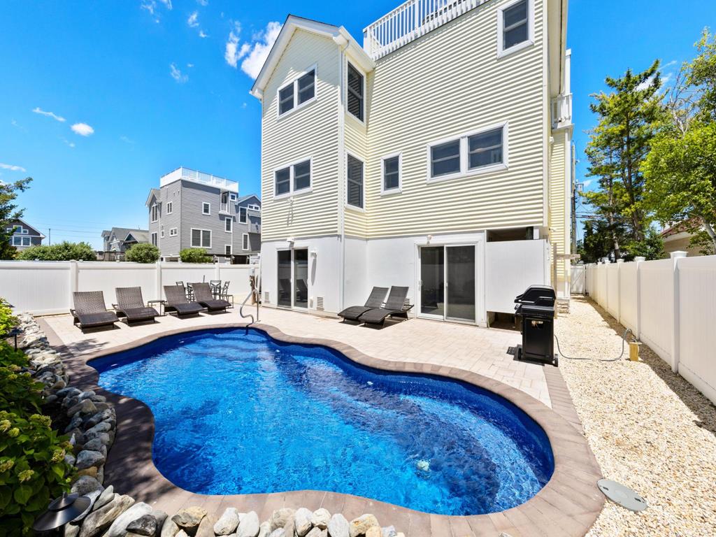 22 E Virginia Avenue, Haven Beach (Ocean Side)