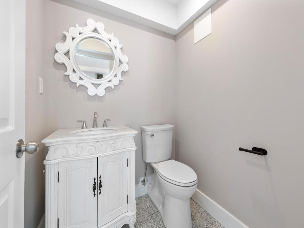 22 E Virginia Avenue, Haven Beach (Ocean Side)