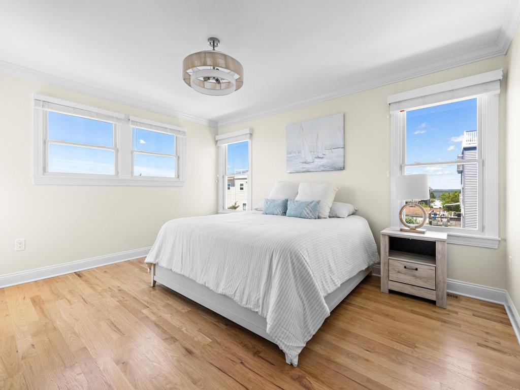 22 E Virginia Avenue, Haven Beach (Ocean Side)