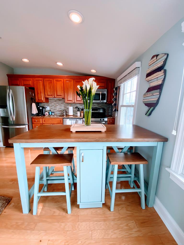 Newly updated 2 Bedroom Condo - 3 Blocks to Beach | Photo 12