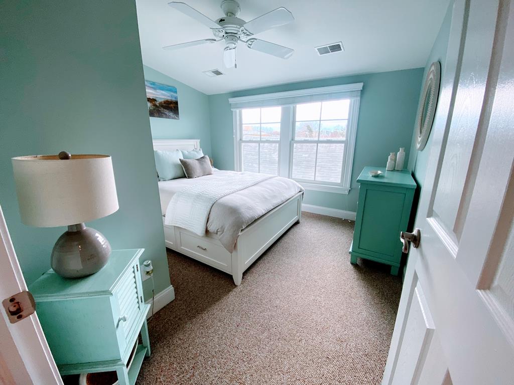 Newly updated 2 Bedroom Condo - 3 Blocks to Beach | Photo 17