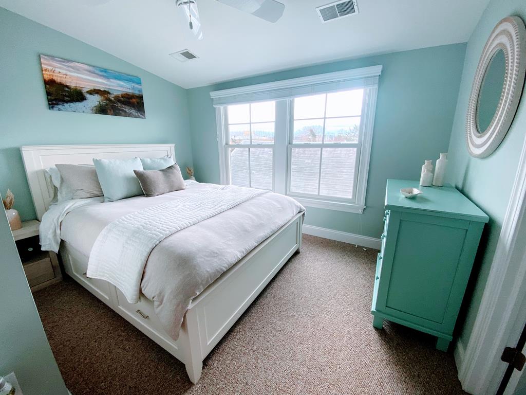 Newly updated 2 Bedroom Condo - 3 Blocks to Beach | Photo 18