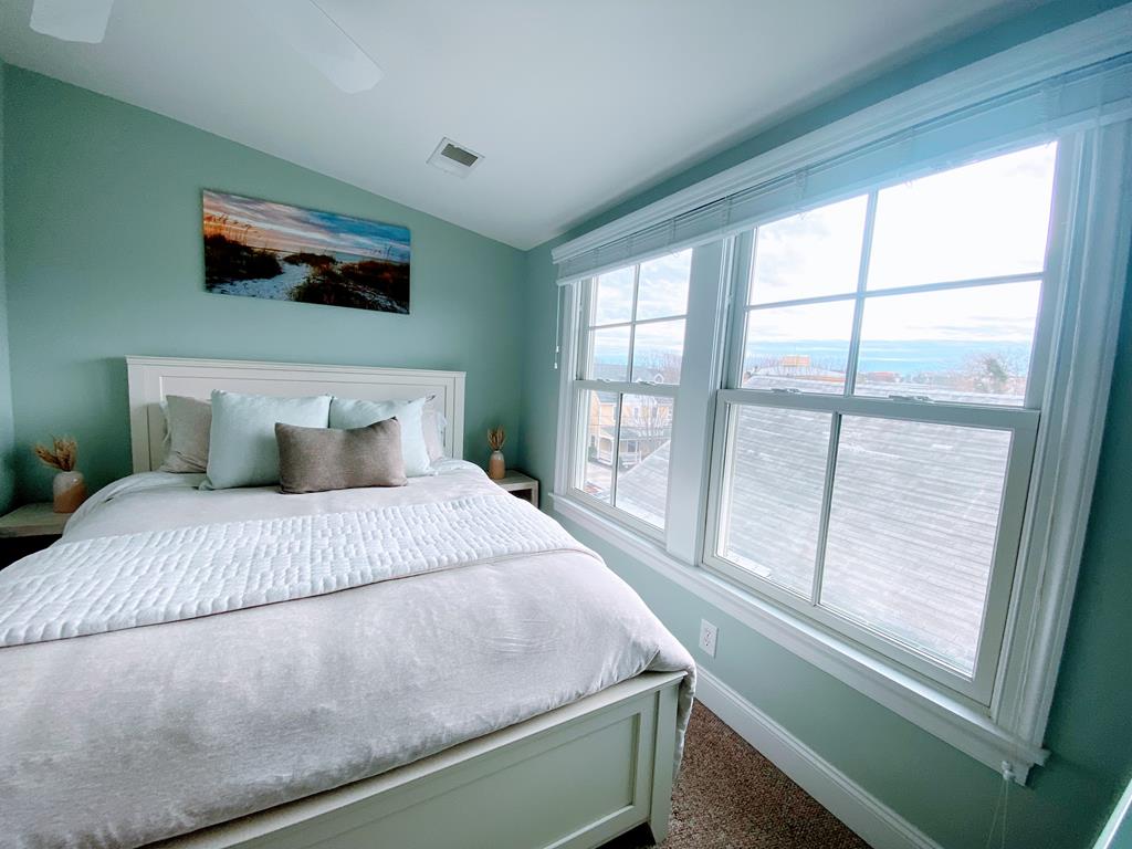 Newly updated 2 Bedroom Condo - 3 Blocks to Beach | Photo 19