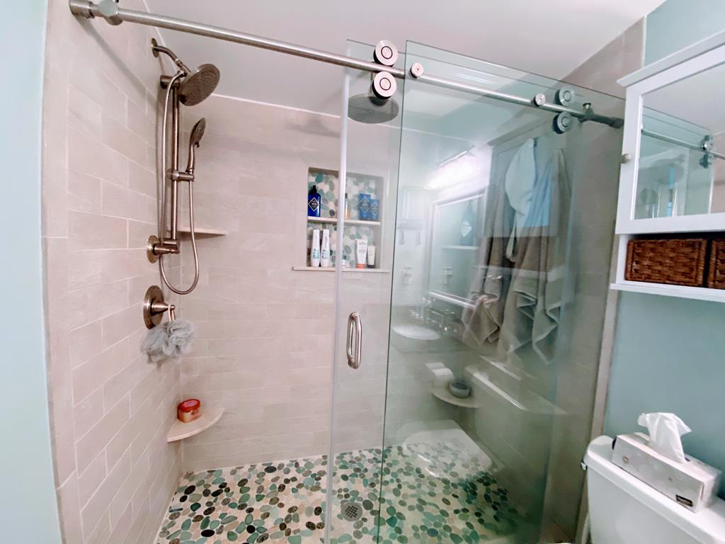 Newly updated 2 Bedroom Condo - 3 Blocks to Beach | Photo 22