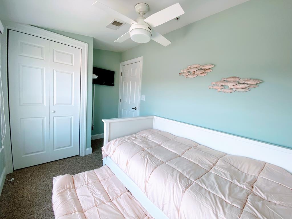 Newly updated 2 Bedroom Condo - 3 Blocks to Beach | Photo 27