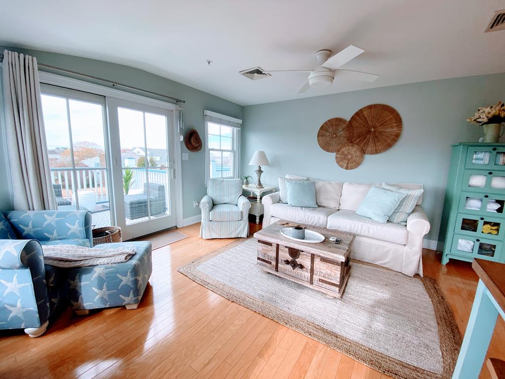 Newly updated 2 Bedroom Condo - 3 Blocks to Beach | Photo 9