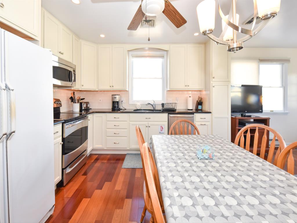 RELAX, REFLECT and RECHARGE at 1241 Penn Ave. | Photo 12