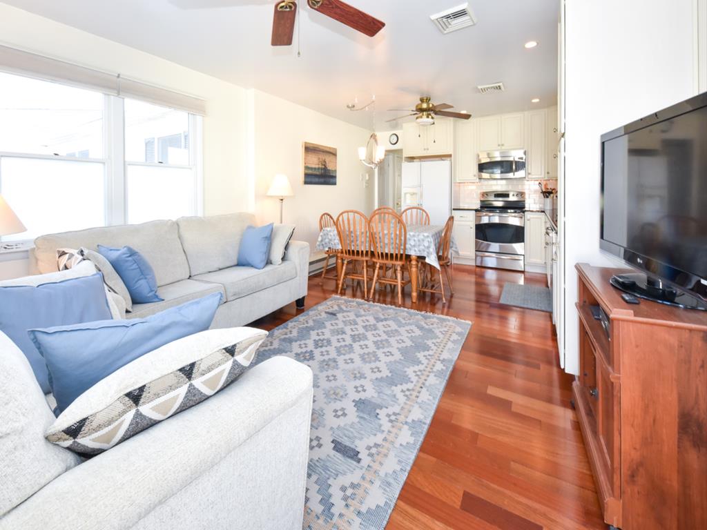 RELAX, REFLECT and RECHARGE at 1241 Penn Ave. | Photo 17