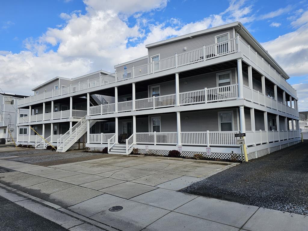 135 65th Street - Picture 