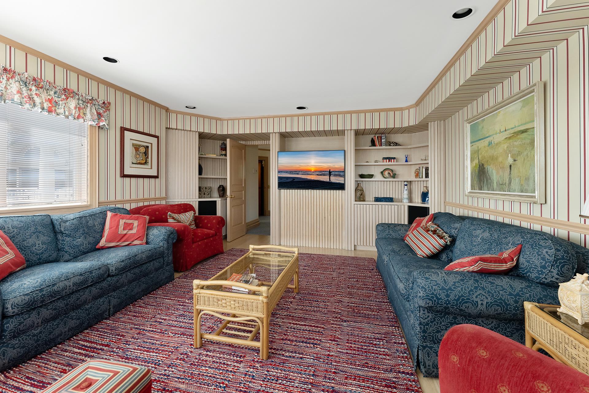 3945 First Avenue, Avalon (Beach Front)