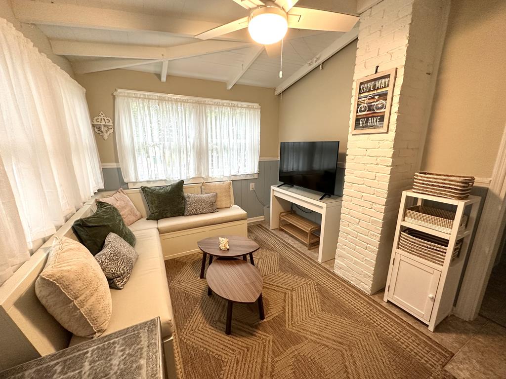 301 S Broadway! | Photo 13