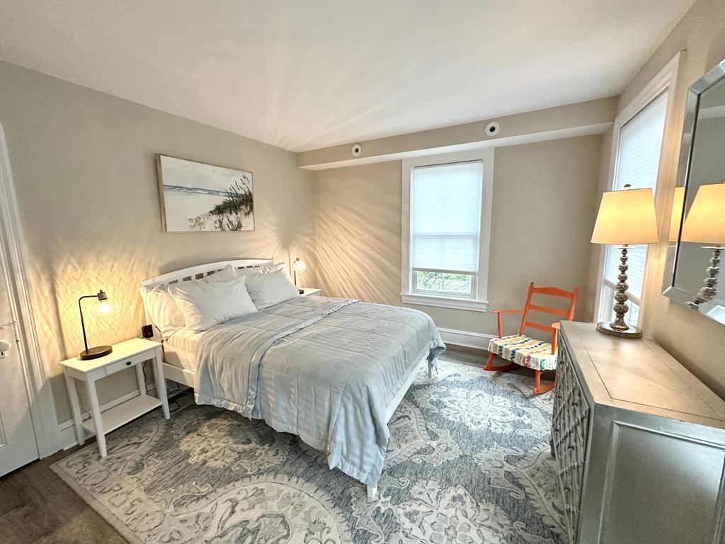 301 S Broadway! | Photo 21