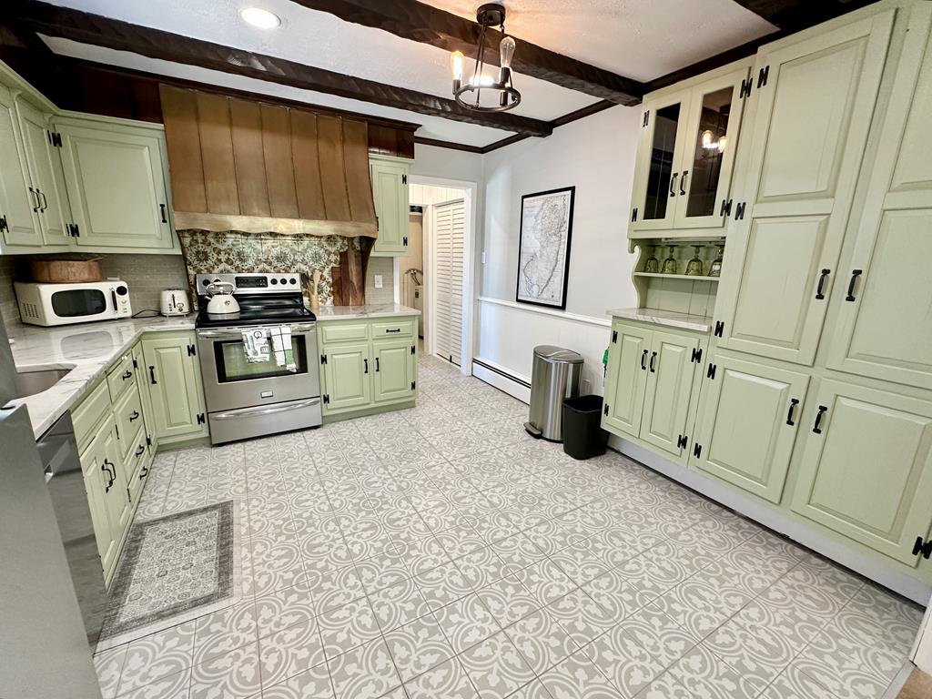 1061 Michgian - Heated Pool - Sleeps 12! | Photo 8